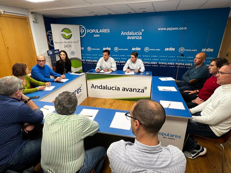 El candidato del PP apuesta por construir nuevas instalaciones deportivas en Jaén