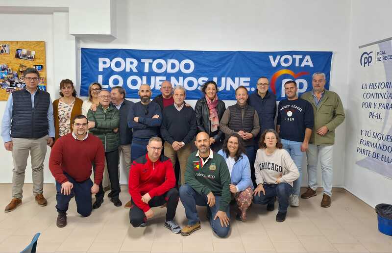 Domínguez elogia la labor de Ana Belén Mata en Peal de Becerro, nueva presidenta del PP local, y destaca la fuerza creciente del partido en municipios de la sierra de Cazorla