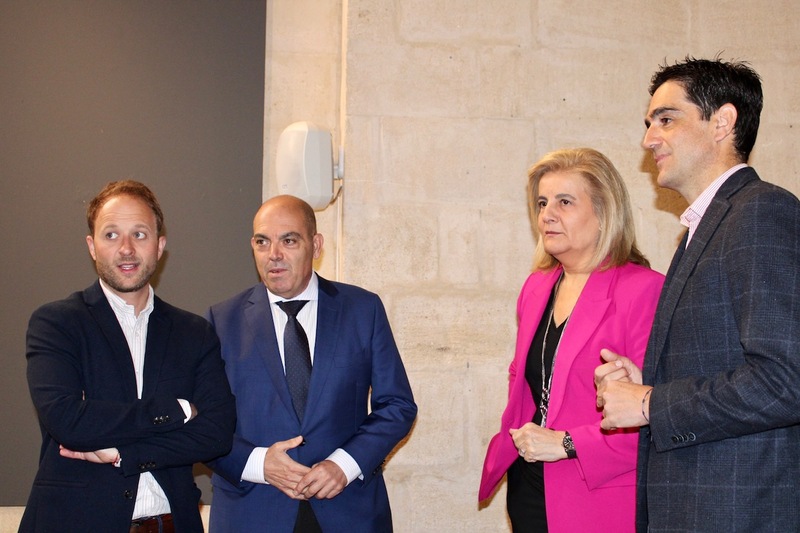 Báñez: “Marino Aguilera es el ejemplo de cómo un alcalde puede convertir un municipio en un fuerte empresarial y económico”   