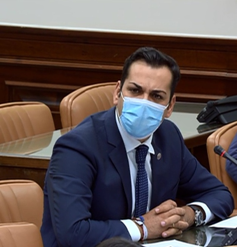 Requena exige a Sánchez que tome nota de las medidas de Juanma Moreno que serán un “balón de oxígeno para los 40.000 autónomos de la provincia”