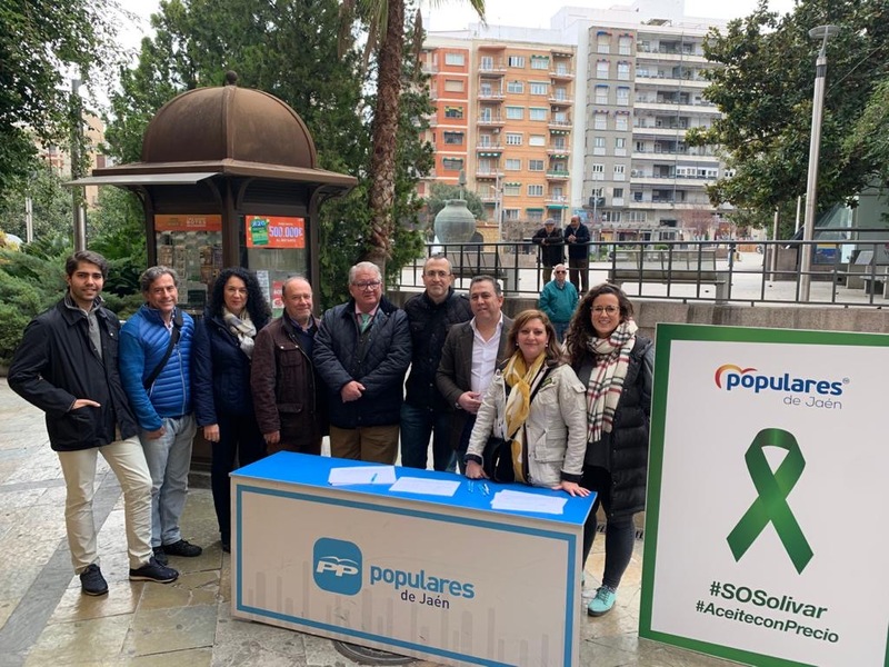 El Partido Popular de Jaén sigue recogiendo firmas en su compromiso con el sector del olivar y no cesará en el esfuerzo en la lucha por sus reivindicaciones 