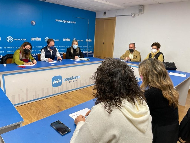 El Partido Popular se reúne con la asociación Familia Acoge de Jaén