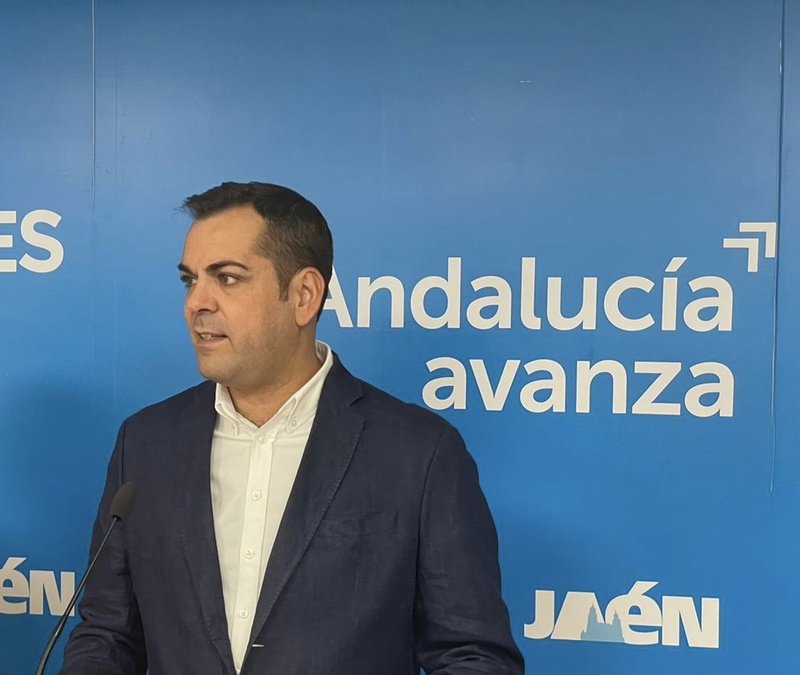 Requena exige al PSOE jiennense que defienda a la provincia frente a los nuevos recortes en servicios de ferrocarril y de autobús que planifica el gobierno de Sánchez