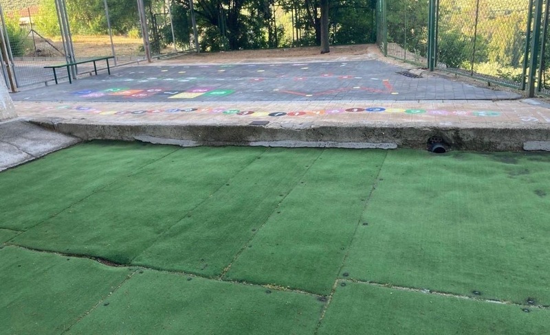 El PP de Orcera exige al alcalde el arreglo del patio del colegio Santa María de la Peña y denuncia su incompetencia y dejación de funciones