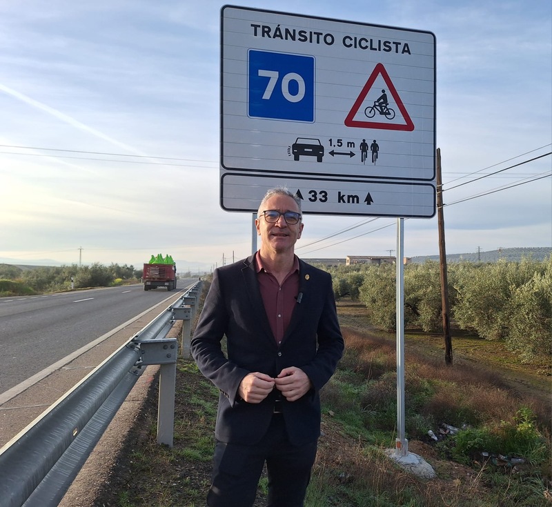 ‘Puntos negros’ para los ciclistas en las carreteras comarcales y provinciales de Jaén: sin señalizar siete años después