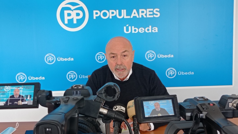 El concejal del Partido Popular de Úbeda, Manuel Muñoz Cobo, pone de relieve los 763.680 euros destinados a Úbeda para la contratación de jóvenes entre 18 y 29 años 
