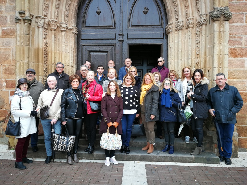 El Partido Popular realiza una visita guiada a la Basílica Menor de Santa María para poner en valor sus tesoros e historia