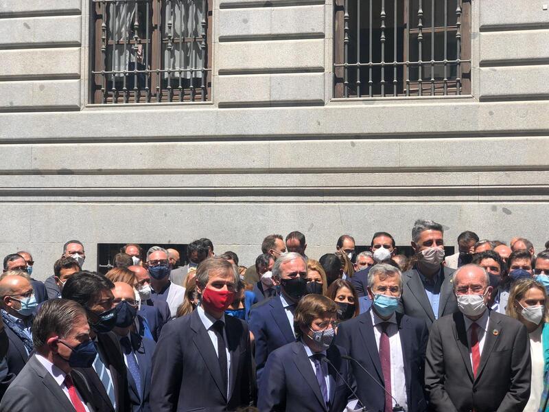 Alcaldes jiennenses del PP de Jaén apoyan en Madrid el manifiesto para exigirle a Sánchez recursos suficientes para que los ayuntamientos reciban recursos suficientes para hacer frente a los gastos de la COVID