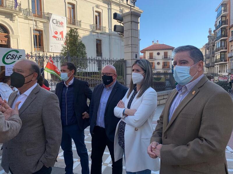 El PP muestra su apoyo a los trabajadores de las residencias de la Diputación frente a los recortes de personal   